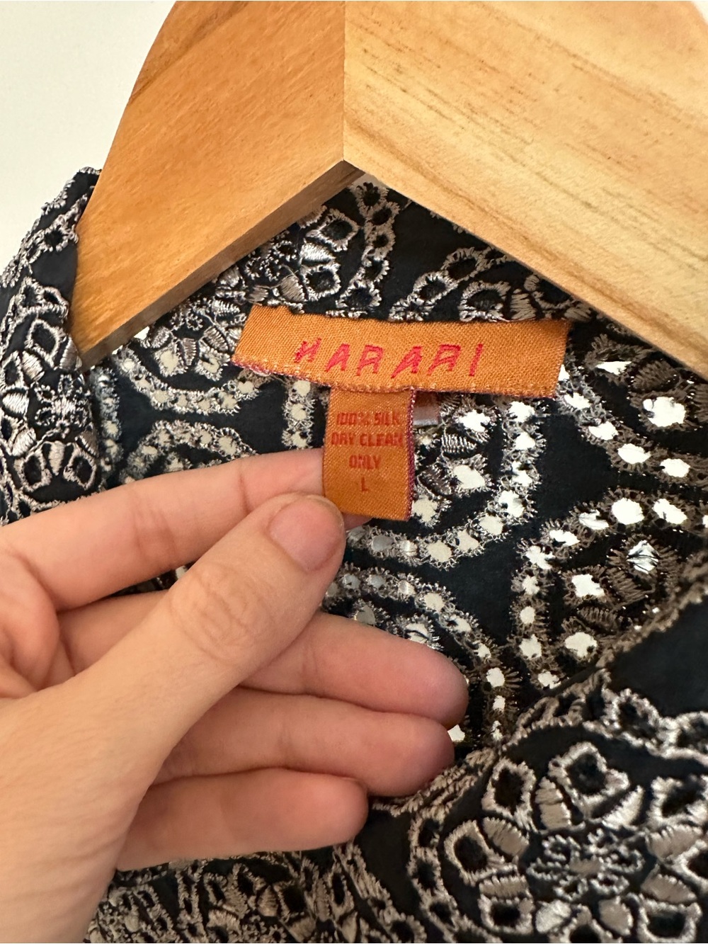 Harari Black Silk Eyelet Embroidered Button Front Blouse L - Picture 7 of 8